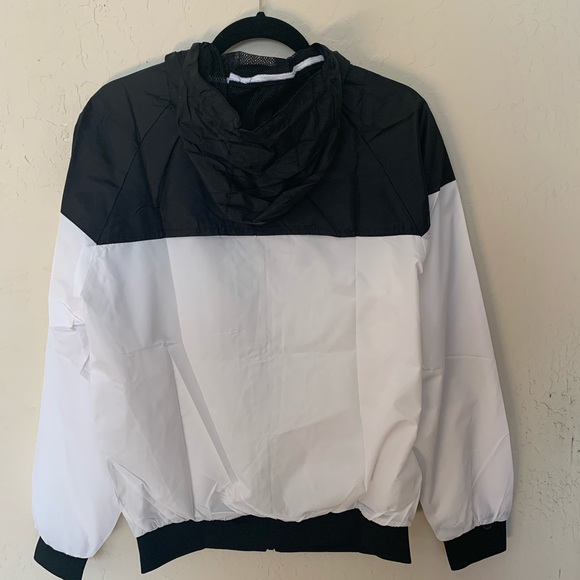 Nike Black and White Windbreaker Jacket - Picture 3 of 3